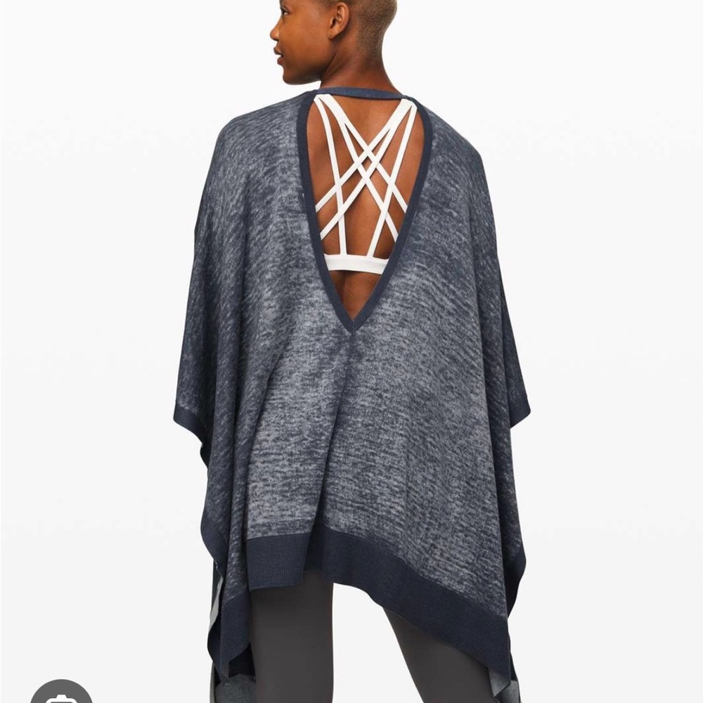 LULULEMON THROW IT IN WRAP—-beautiful heathered navy—-like new condition